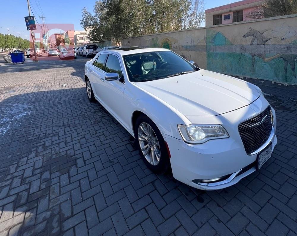 کرایسلەر 300